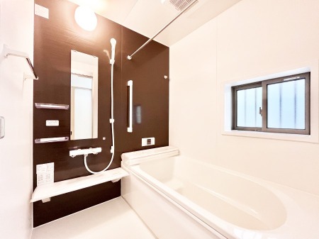 @`Bath Room`@͋C̗ŖɌătbVB@\tĂ̂ŗׂ̐@uŐ􂢏オ󕨂AJ̓VCCɂ邱Ƃ\łB