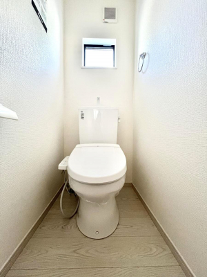 gC@`Toilet`@YEXbLEKȃEHVbgtgCł낰ԂłBgC͖g킴𓾂Ȃ́BۂłˁBgC2̂Œ̍Gɕ֗łI