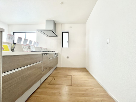 Lb`@R`Kitchen`@R鑋̂Lb`gꏊ炱Agl܂BƂLb`R[i[͎LȎdオƂȂĂ܂B