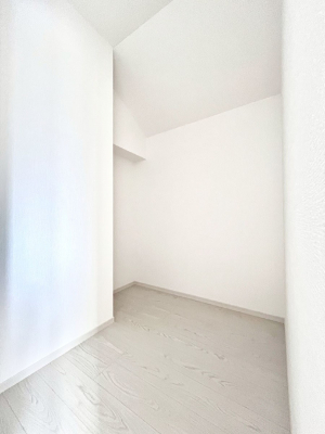 ̑@`Walk-in Closet`@KvȂ̂R[fBl[gꗗĊmFłAgxx⏀ZԂōςރEH[NCN[[bgݒu܂BƂ̒Ƃ֗Ȏ[Xy[XłB