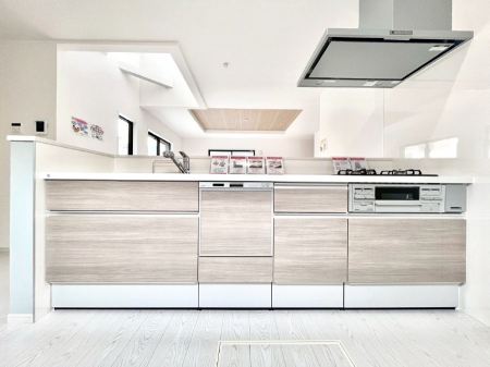 Lb`@`Kitchen`  rOnJE^[Lb`B  ȂƑƃR~jP[VƂ邾łȂA傫ȊJ邱Ƃł܂B  ql̐邱Ƃł܂ˁI