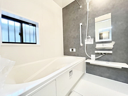 @R`Bath Room`@t̃oX[Bz˂ޖ邢́A̓CǂgłB܂A@Ă܂BCǍDłB    
