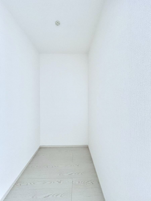 ̑@`Walk-in Closet`@KvȂ̂R[fBl[gꗗĊmFłAgxx⏀ZԂōςރEH[NCN[[bgݒu܂BƂ̒Ƃ֗Ȏ[Xy[XłB