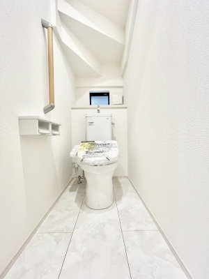 gC@`Toilet`@YEXbLEKȃEHVbgtgCł낰ԂłB1A2KɃgCXy[XǏ薾邭AKԂƂȂĂ܂gꏊ炱̔złI