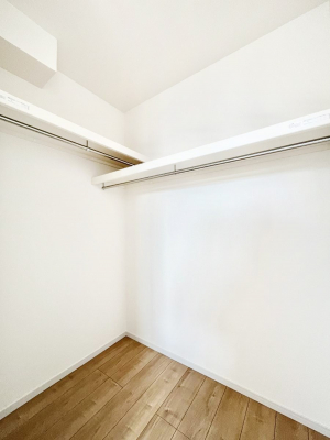 ̑@`Walk-in Closet`@KvȂ̂R[fBl[gꗗĊmFłAgxx⏀ZԂōςރEH[NCN[[bgݒu܂BƂ̒Ƃ֗Ȏ[Xy[XłB