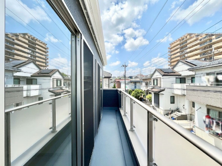 oRj[@`Balcony`  oRj[͉z݁Azc󕨂C悭Ƃł܂Bg₷JIȃoRj[łzՂ~蒍AoRj[tZ܂B  