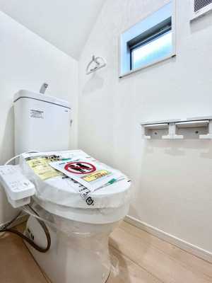 gC@P`Toilet`@YEXbLEKȃEHVbgtgCł낰ԂłBgC͖g킴𓾂Ȃ́BۂłˁBgC2̂Œ̍Gɕ֗łI