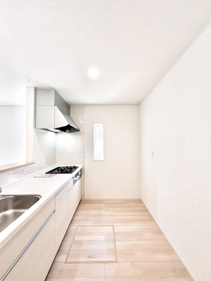 Lb`@P`Kitchen`@R鑋̂Lb`gꏊ炱Agl܂BƂLb`R[i[͎LȎdオƂȂĂ܂B