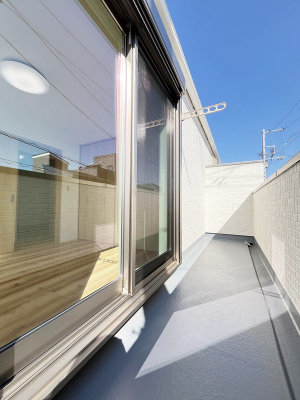 oRj[@S`Balcony`  oRj[͉z݁Azc󕨂C悭Ƃł܂B  g₷JIȃoRj[łzՂ~蒍AoRj[tZ܂B  