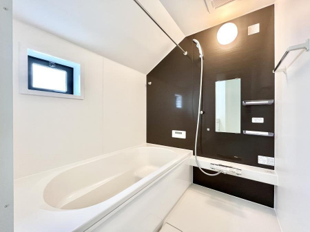 @P`Bath Room`  t̃oX[Bz˂ޖ邢́A̓CǂgłB܂A@Ă܂BCǍDłB