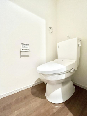 gC@P`Toilet`@̂鐅gC̓EHVbgtłgC͖g킴𓾂Ȃ́BۂłˁBgC2̂Œ̍Gɕ֗łI
