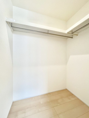 ̑@`Walk-in Closet`@KvȂ̂R[fBl[gꗗĊmFłAgxx⏀ZԂōςރEH[NCN[[bgݒu܂BƂ̒Ƃ֗Ȏ[Xy[XłB