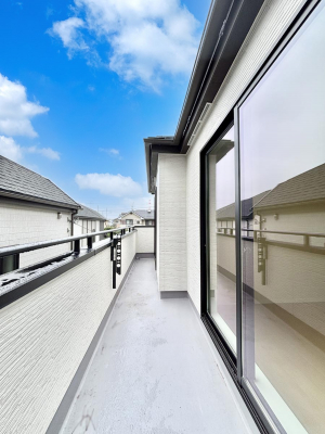 oRj[@`Balcony`  oRj[͉z݁Azc󕨂C悭Ƃł܂B  g₷JIȃoRj[łzՂ~蒍AoRj[tZ܂B  