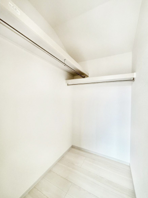 ̑@`Walk-in Closet`@KvȂ̂R[fBl[gꗗĊmFłAgxx⏀ZԂōςރEH[NCN[[bgݒu܂BƂ̒Ƃ֗Ȏ[Xy[XłB