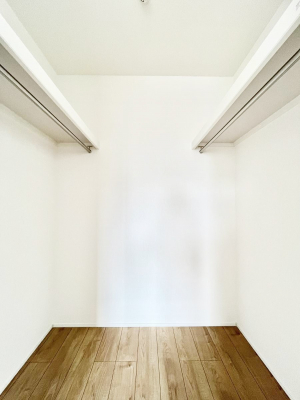 ̑@P`Walk-in Closet`@̗mĂVɂȂɂEH[NCN[[bgBmȊOɂAigȂƓdX[cP[XAXgbNiȂǉłЕtԂłB
