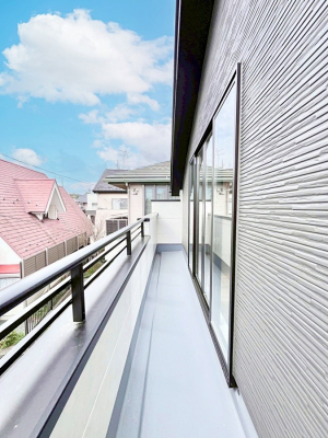oRj[@`Balcony`  oRj[͉z݁Azc󕨂C悭Ƃł܂B  g₷JIȃoRj[łzՂ~蒍AoRj[tZ܂B  