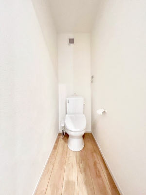 gC@`Toilet`@YEXbLEKȃEHVbgtgCł낰ԂłBgC͖g킴𓾂Ȃ́BۂłˁBgC2̂Œ̍Gɕ֗łI