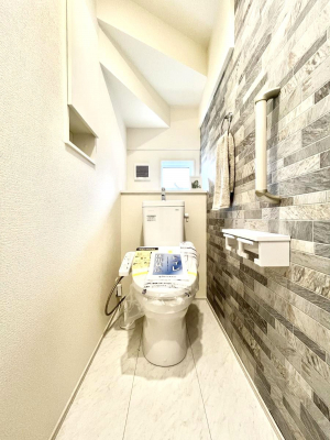 gC@`Toilet`@YEXbLEKȃEHVbgtgCł낰ԂłB1A2KɃgCXy[XǏ薾邭AKԂƂȂĂ܂gꏊ炱̔złI