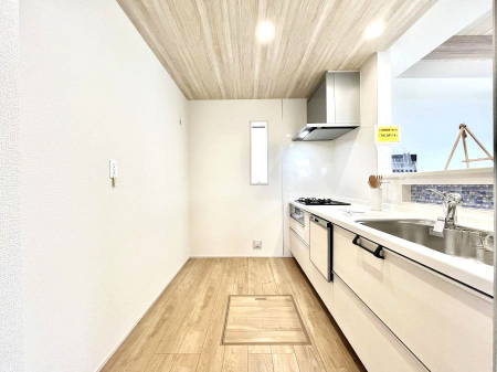 Lb`@`Kitchen`@R鑋̂Lb`gꏊ炱Agl܂BƂLb`R[i[͎LȎdオƂȂĂ܂B