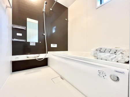 @`Bath Room`@ƑL΂ē邱Ƃ\I̔MdȃoX^CłBqlƂꏏł\ȍLȂ̂ŁArOƂ͈ƑcR̂ЂƎy݂܂B