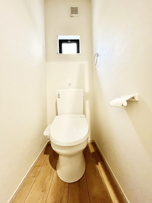 gC@`Toilet`@YEXbLEKȃEHVbgtgCł낰ԂłBgC͖g킴𓾂Ȃ́BۂłˁBgC2̂Œ̍Gɕ֗łI