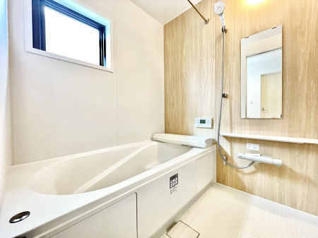 @Q`Bath Room`@t̃oX[Bz˂ޖ邢́A̓CǂgłB܂A@Ă܂BCǍDłB
