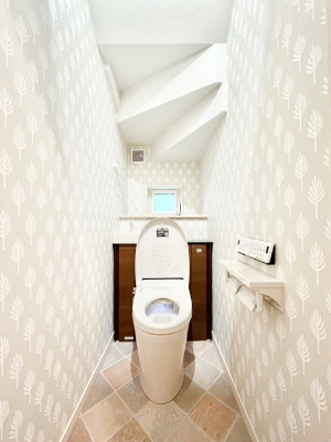 gC@`Toilet`@YEXbLEKȃEHVbgtgCł낰ԂłB1A2KɃgCXy[XǏ薾邭AKԂƂȂĂ܂gꏊ炱̔złI