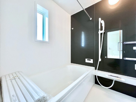 @`Bath Room`@͋C̗ŖɌătbVB@\tĂ̂ŗׂ̐@uŐ􂢏オ󕨂AJ̓VCCɂ邱Ƃ\łB