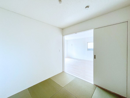 ̑ρ@`Japanese Room`  LDKאڂ̘ał났̋Ԃ܂BACȂǉl̉ƎXy[XƂāA܂Ȃql̂邲ƒł͂Q₨ނւ̏ƂĂp܂B
