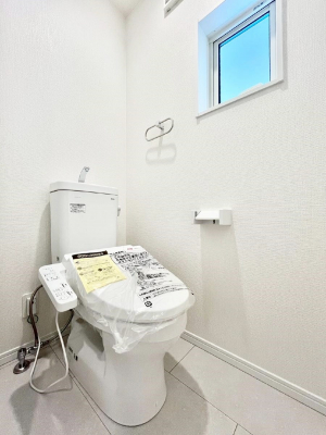 gC@`Toilet`@YEXbLEKȃEHVbgtgCł낰ԂłB1A2KɃgCXy[XǏ薾邭AKԂƂȂĂ܂gꏊ炱̔złI