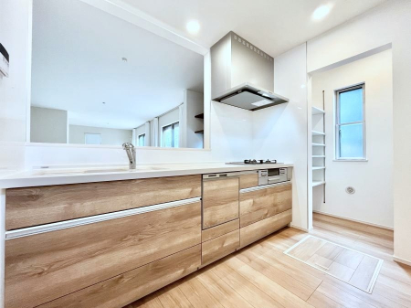 Lb`@`Kitchen`@LĎg₷Lb`ȂƑłɗAЕtԂȂłႢ܂[Ղ肠̂ŁAƐȈۂۂĂ܂B