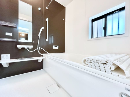 @P`Bath Room`  t̃oX[Bz˂ޖ邢́A̓CǂgłB܂A@Ă܂BCǍDłB