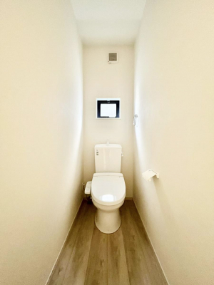 gC@`Toilet`@YEXbLEKȃEHVbgtgCł낰ԂłBgC͖g킴𓾂Ȃ́BۂłˁBgC2̂Œ̍Gɕ֗łI
