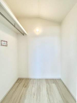 ̑@`Walk-in Closet`@KvȂ̂R[fBl[gꗗĊmFłAgxx⏀ZԂōςރEH[NCN[[bgݒu܂BƂ̒Ƃ֗Ȏ[Xy[XłB