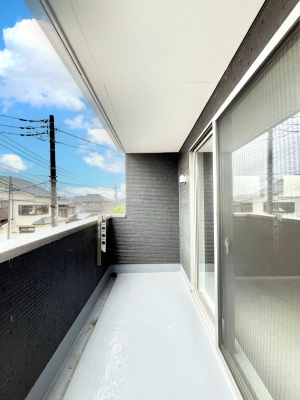 oRj[@`Balcony`  oRj[͉z݁Azc󕨂C悭Ƃł܂B  g₷JIȃoRj[łzՂ~蒍AoRj[tZ܂B  