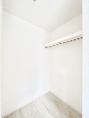 ̑@`Walk-in Closet`@KvȂ̂R[fBl[gꗗĊmFłAgxx⏀ZԂōςރEH[NCN[[bgݒu܂BƂ̒Ƃ֗Ȏ[Xy[XłB