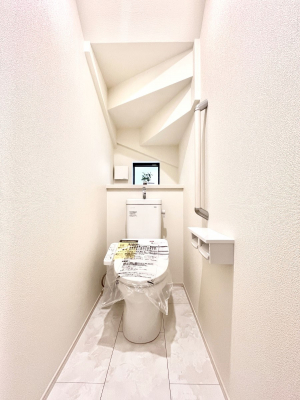 gC@`Toilet`@YEXbLEKȃEHVbgtgCł낰ԂłB1A2KɃgCXy[XǏ薾邭AKԂƂȂĂ܂gꏊ炱̔złI