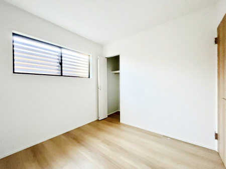 Q@P`Bed Room`  Sɂ͎[N[[bgIiĝm⏬͂AGߕ̂mȂǂƐڂ܂܂B  ԂLgpł܂ˁB