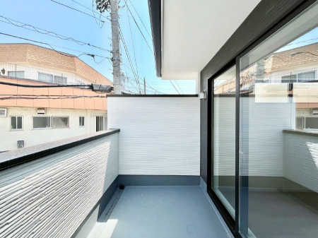oRj[@`Balcony`  oRj[͉z݁Azc󕨂C悭Ƃł܂B  g₷JIȃoRj[łzՂ~蒍AoRj[tZ܂B  