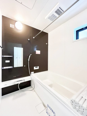 @`Bath Room`@͋C̗ŖɌătbVB@\tĂ̂ŗׂ̐@uŐ􂢏オ󕨂AJ̓VCCɂ邱Ƃ\łB
