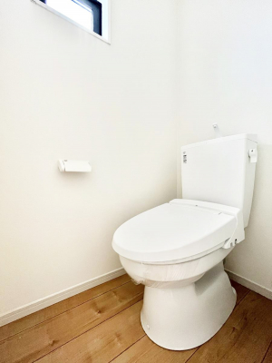 gC@`Toilet`@YEXbLEKȃEHVbgtgCł낰ԂłBgC͖g킴𓾂Ȃ́BۂłˁBgC2̂Œ̍Gɕ֗łI