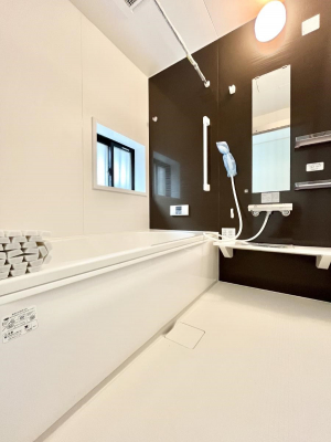 @P`Bath Room`  t̃oX[B  z˂ޖ邢́A̓CǂgłB  ܂A@Ă܂B  CǍDłB