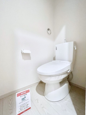 gC@`Toilet`@YEXbLEKȃEHVbgtgCł낰ԂłBgC͖g킴𓾂Ȃ́BۂłˁBgC2̂Œ̍Gɕ֗łI