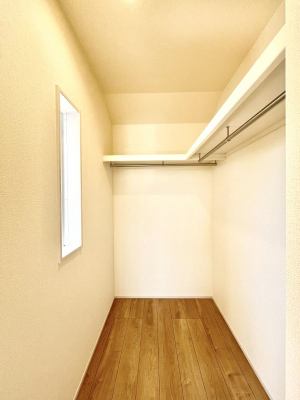 ̑@`Walk-in Closet`@KvȂ̂R[fBl[gꗗĊmFłAgxx⏀ZԂōςރEH[NCN[[bgݒu܂BƂ̒Ƃ֗Ȏ[Xy[XłB