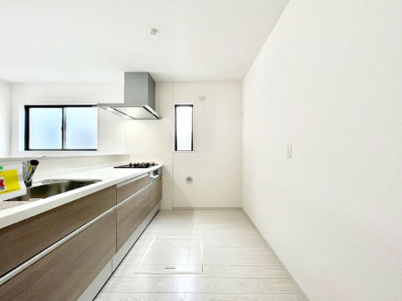Lb`@`Kitchen`@R鑋̂Lb`gꏊ炱Agl܂BƂLb`R[i[͎LȎdオƂȂĂ܂B