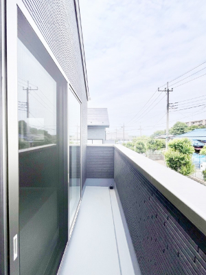 oRj[@`Balcony`  oRj[͉z݁Azc󕨂C悭Ƃł܂B  g₷JIȃoRj[łzՂ~蒍AoRj[tZ܂B  