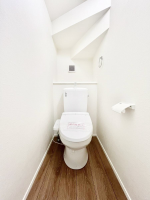 gC@`Toilet`@YEXbLEKȃEHVbgtgCł낰ԂłBgC͖g킴𓾂Ȃ́BۂłˁBgC2̂Œ̍Gɕ֗łI