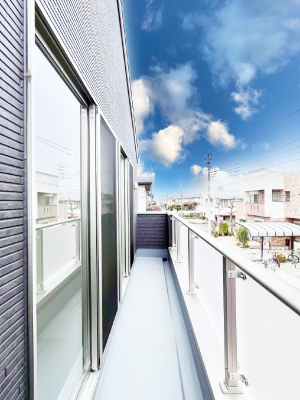 oRj[@P`Balcony`  oRj[͉z݁Azc󕨂C悭Ƃł܂B  g₷JIȃoRj[łzՂ~蒍AoRj[tZ܂B  