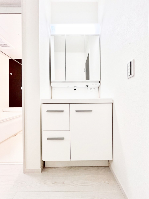 ʑEʏ@P`Dressing Room`@邭pE_[[Bgꏊ炱AKȋԂƂȂĂ܂BVv[hbT[̗pĂ܂̂ŁAVyɏo܂B