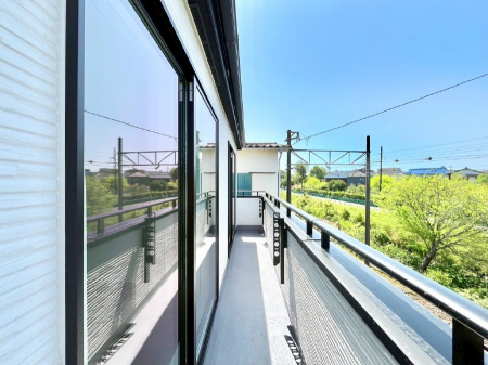 oRj[@`Balcony`  oRj[͉z݁Azc󕨂C悭Ƃł܂B  g₷JIȃoRj[łzՂ~蒍AoRj[tZ܂B  